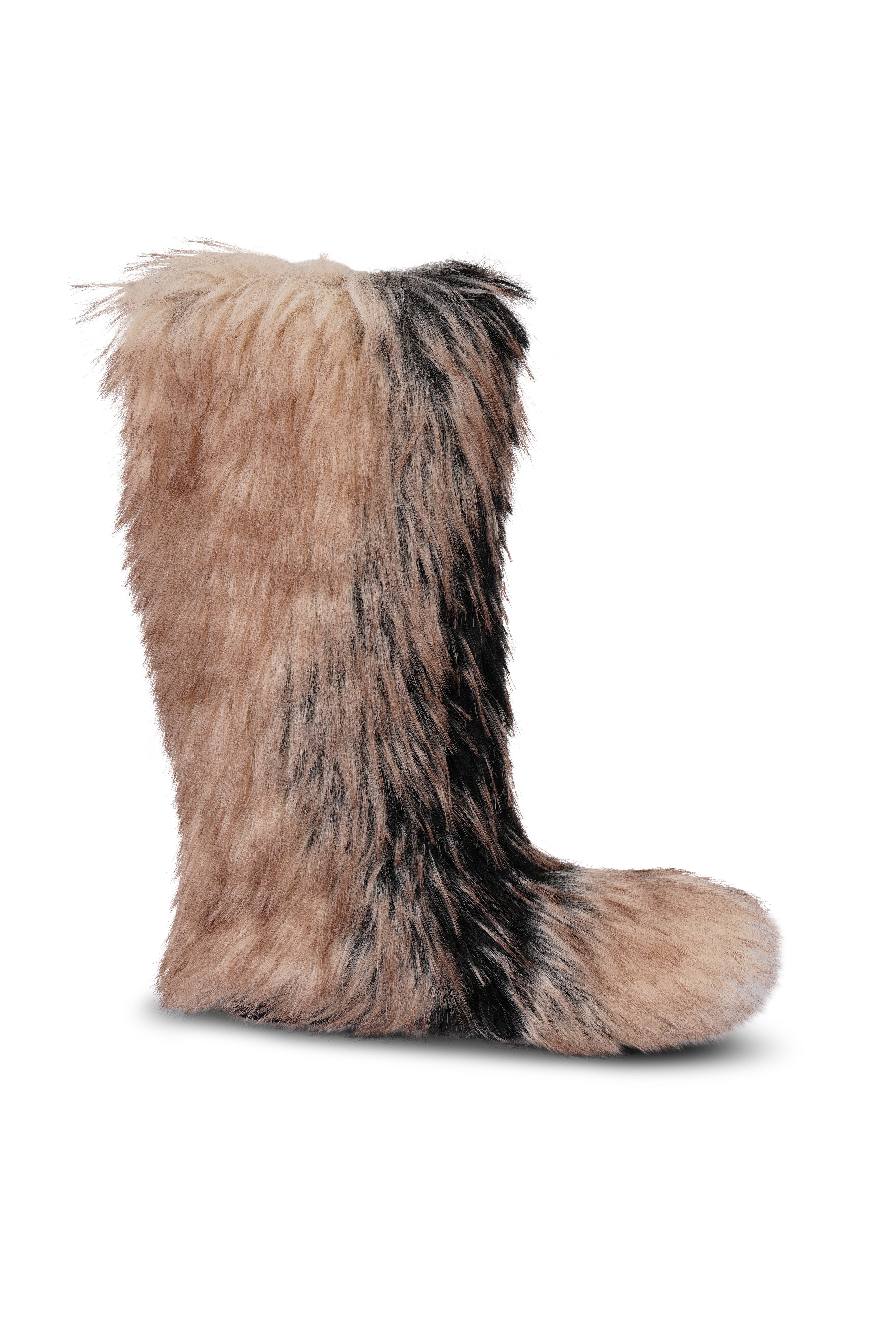 Faux Fur Boots in Multi – 1XBLUE